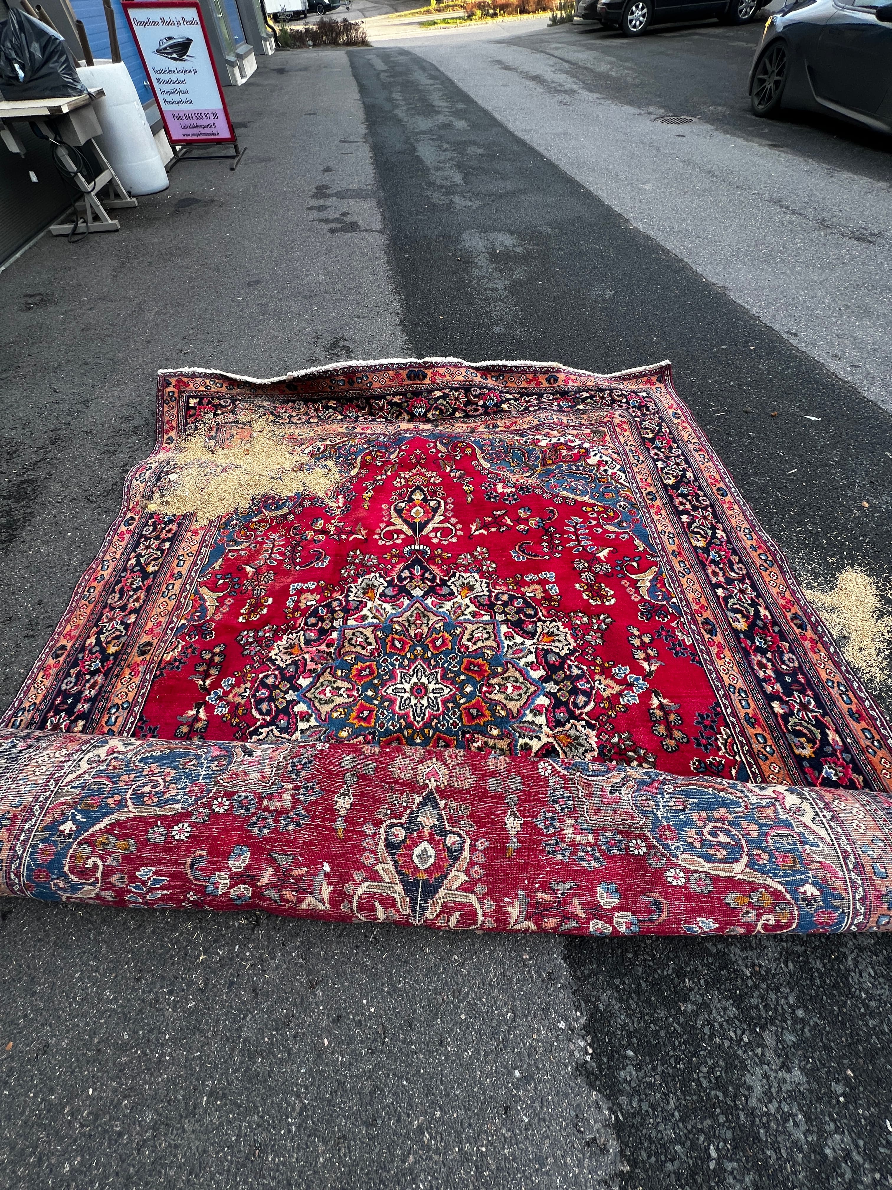 Silk carpet cleaning. The honest guide